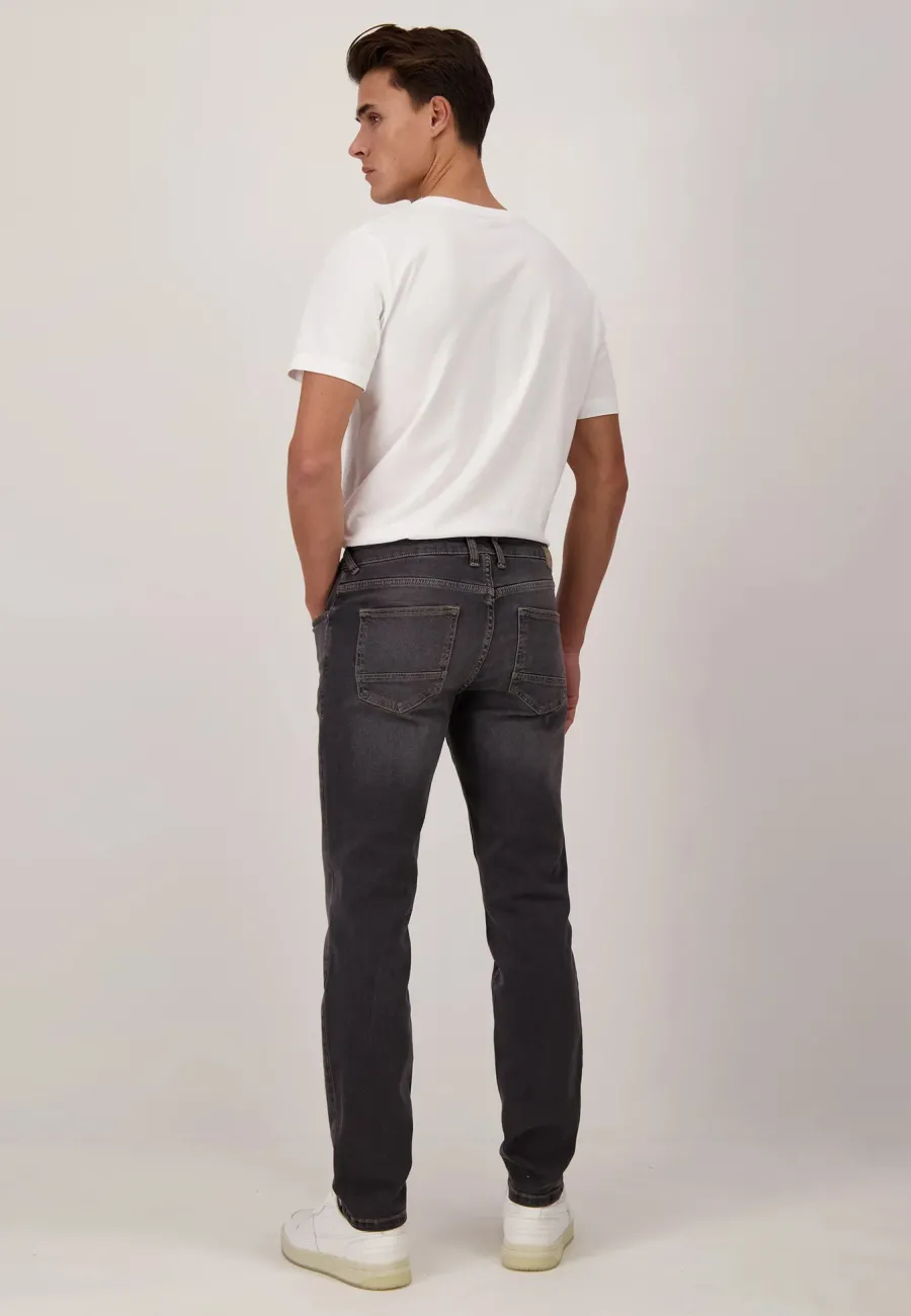 fynch_hatton_denim_jeans__3-1.webp Fynch Hatton Denim Jeans - Men's Modern Slim Fit – Black Worn