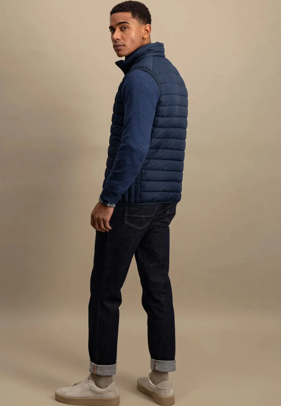 fynch_hatton_quilted_gile_4.webp Fynch Hatton Quilted Gilet - Men's – Dark Navy