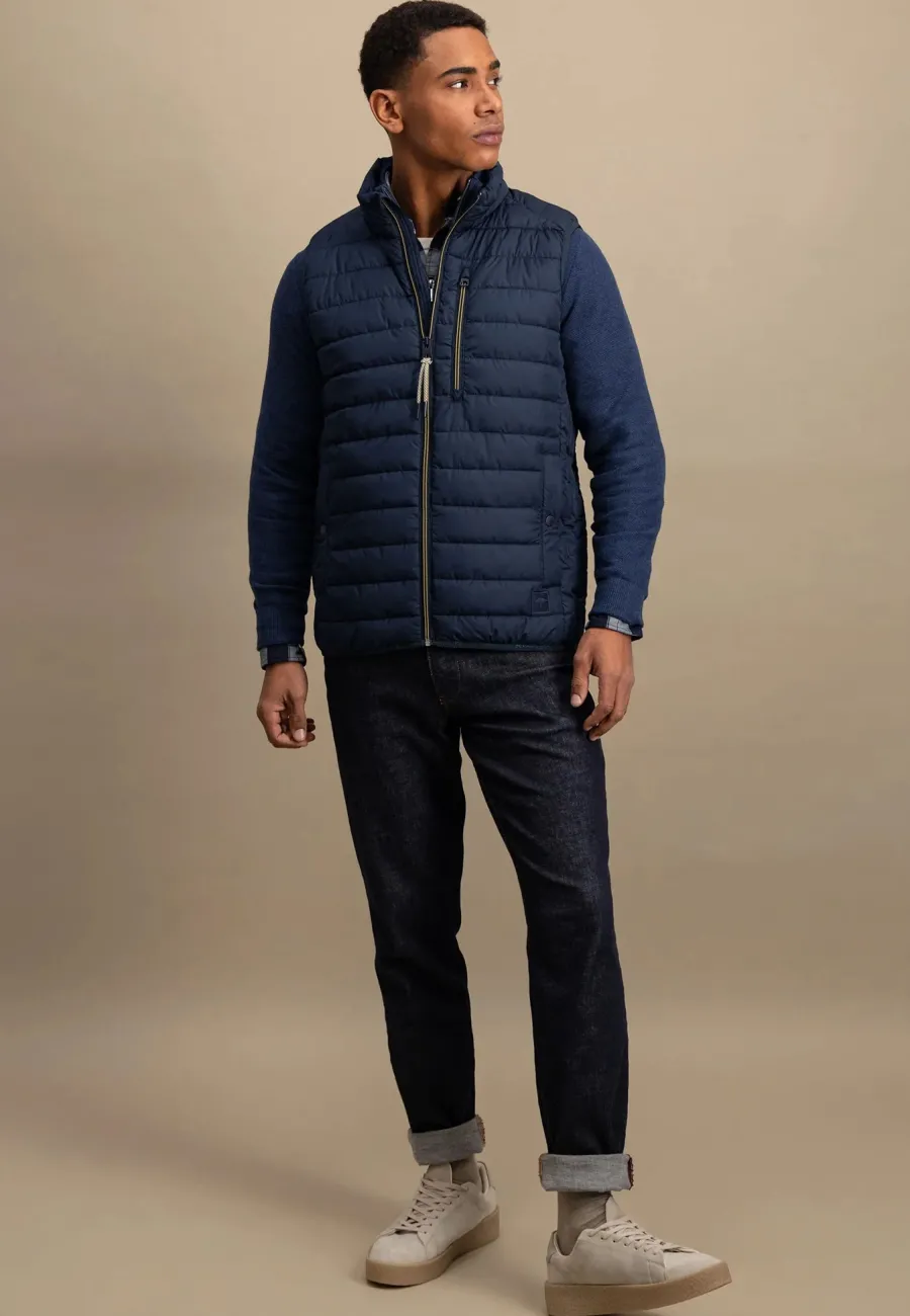 fynch_hatton_quilted_gile_5.webp Fynch Hatton Quilted Gilet - Men's – Dark Navy