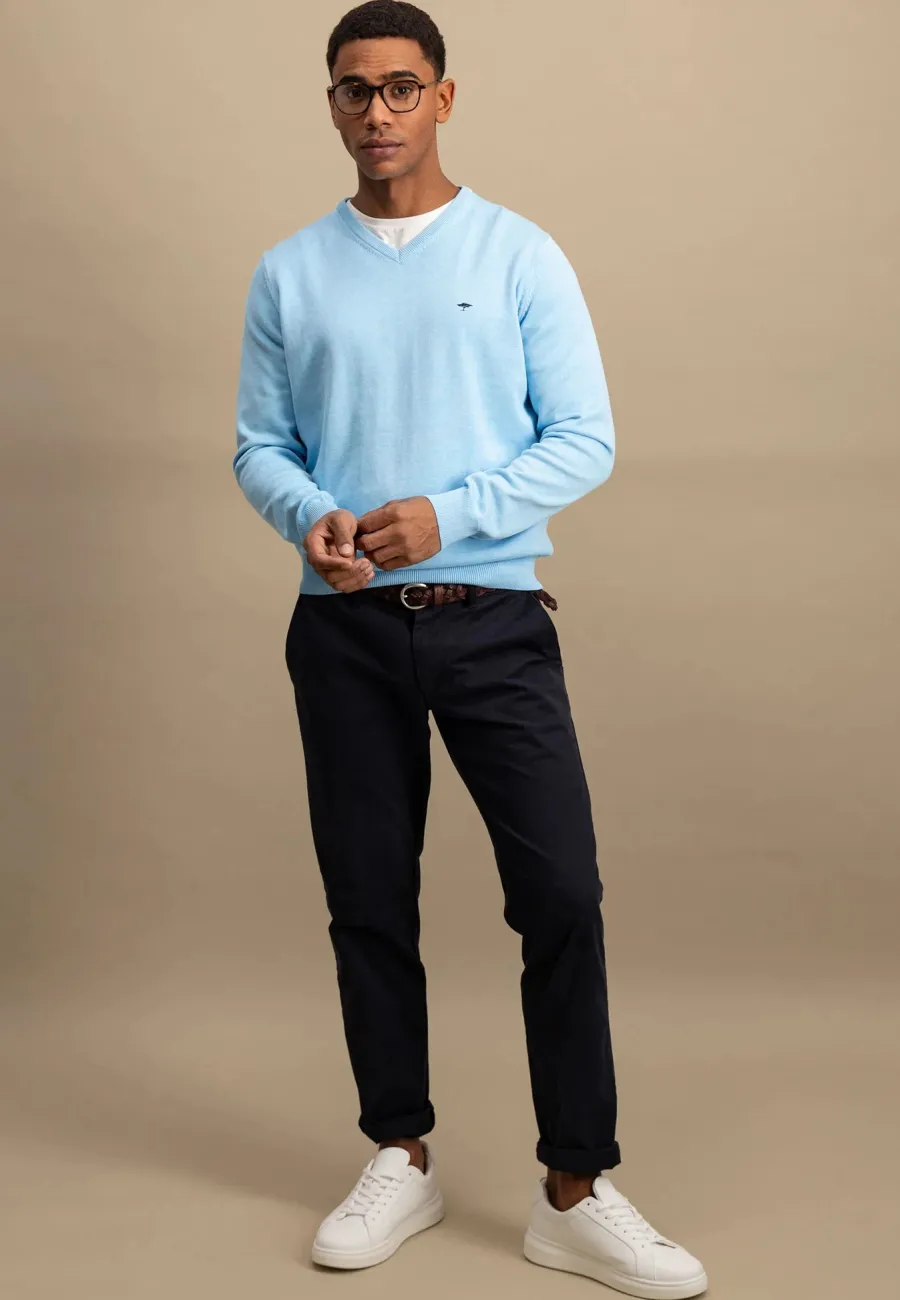 fynch_hatton_vneck_sweate_2-6.webp Fynch Hatton V-Neck Sweater - Men's Fine Knit – Splashy Ocean