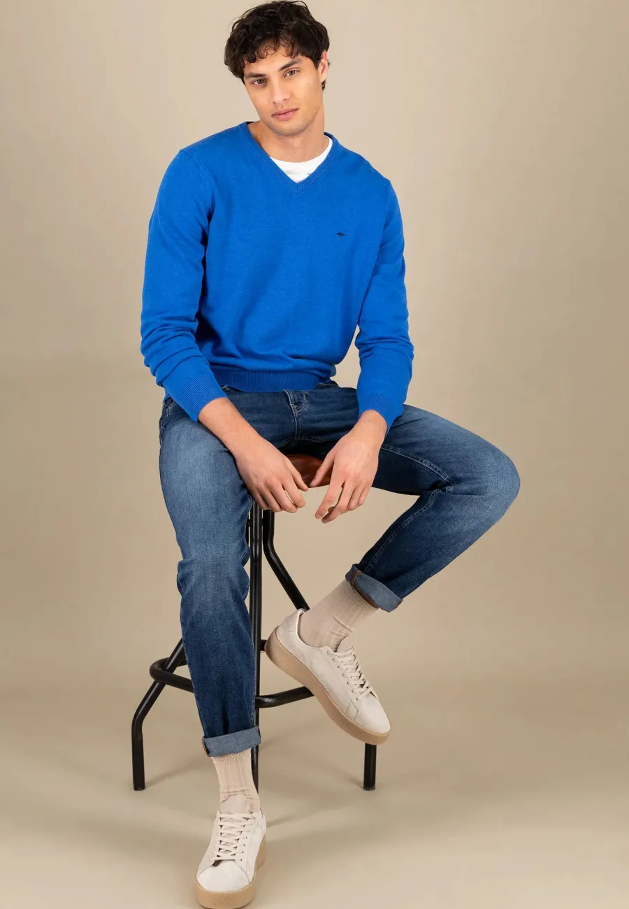 fynch_hatton_vneck_sweate_5-2.webp Fynch Hatton V-Neck Sweater - Men's Fine Knit – Strong Blue