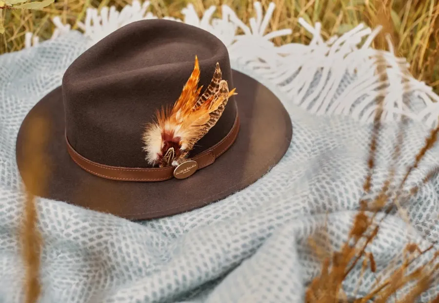 hicks_amp_brown_ladies_su_3.webp Women Hicks and Brown HICKS & BROWN Ladies Suffolk Fedora Hat - Gamebird Feather - Dark Brow