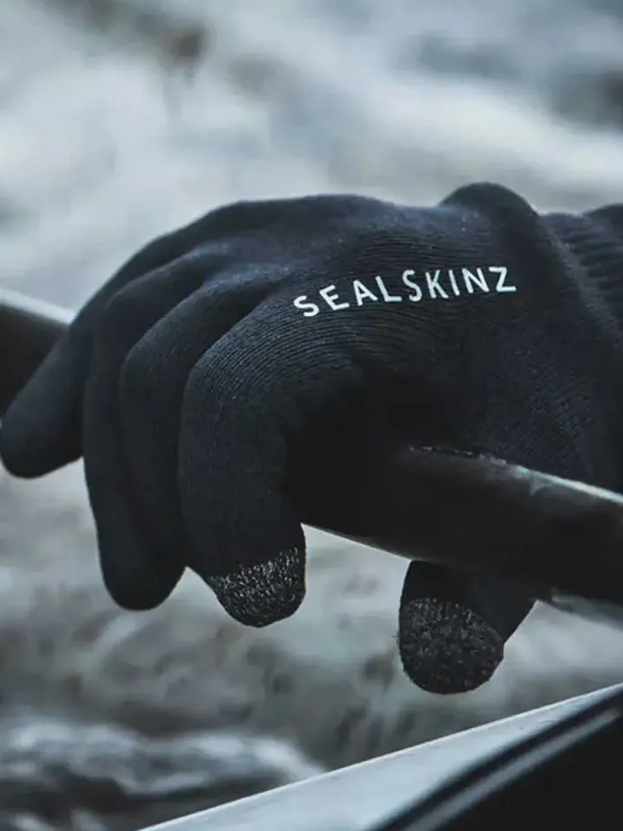 sealskinz_anmer_gloves__w_3.webp Sealskinz Anmer Gloves - Waterproof All Weather Ultra Grip Knitted Glo