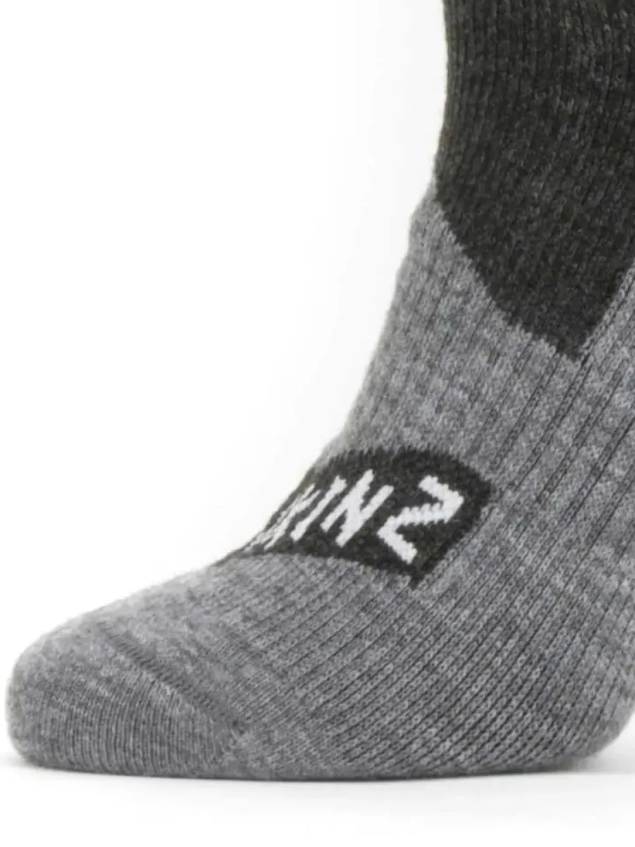 Sealskinz Raynham Socks - Waterproof All Weather Mid Length - Black &