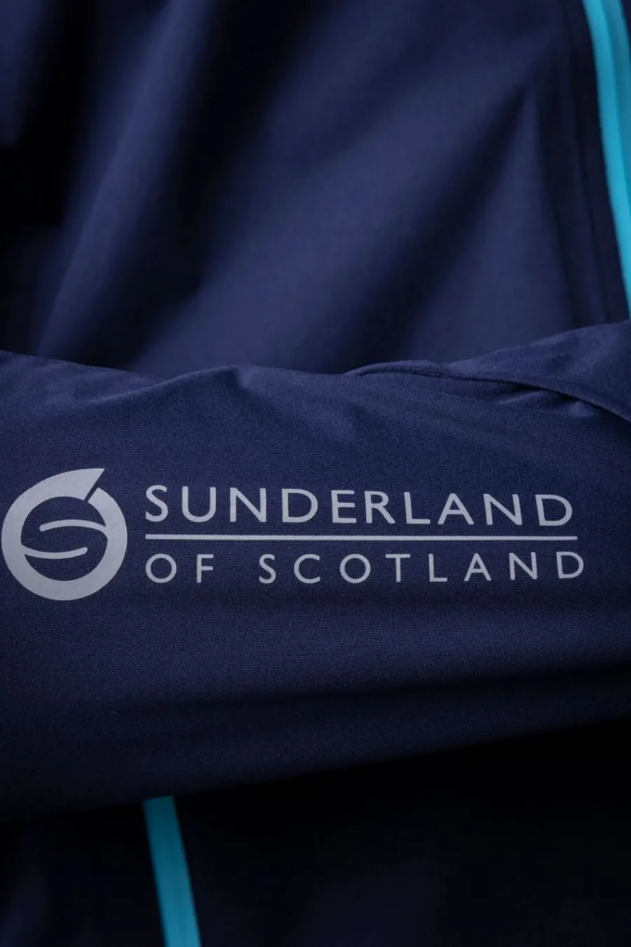 sunderland_whisperdry_pro_3.webp Sunderland Whisperdry Pro-Lite Waterproof Golf Jacket - Mens - Navy /